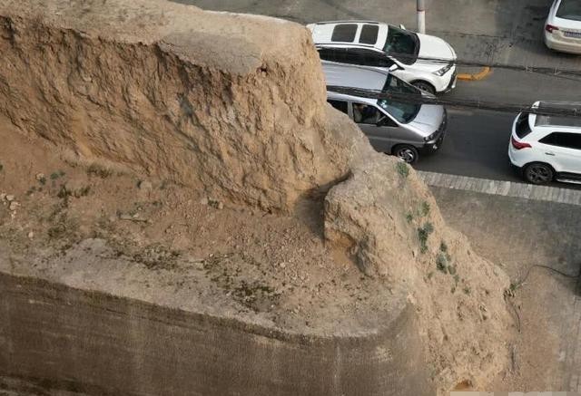 不行|西安闹市中心的土墙头,为何多年来无人敢拆?专家:这可不行