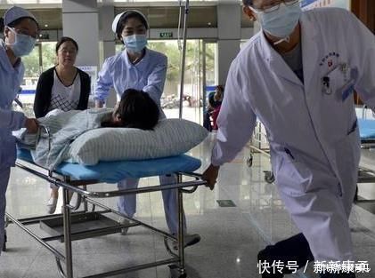 孕妇|25岁孕妇怀胎8月,因婆婆的一句话,孕妈妈拿着凳子往腹部砸去