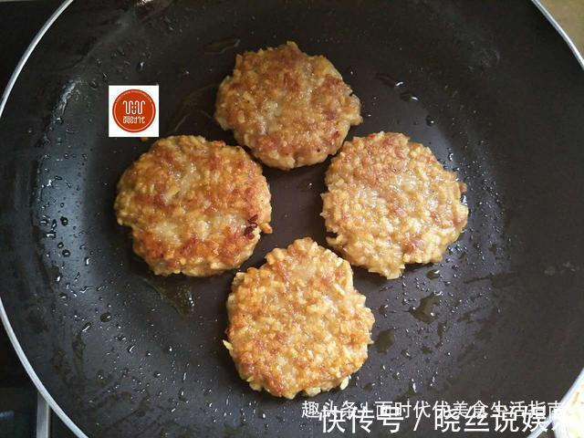 给孩子做一道简易小吃,焦香软糯,十分钟就出锅,儿子一连吃6个