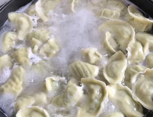 饺子皮|煮饺子,要不要盖锅盖多数人做错了,难怪饺子软糯不劲道还破皮