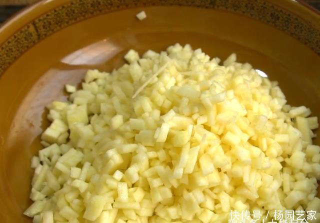 加上|苹果别直接吃了,加上鸡蛋做成早餐饼,营养好消化,孩子最爱吃