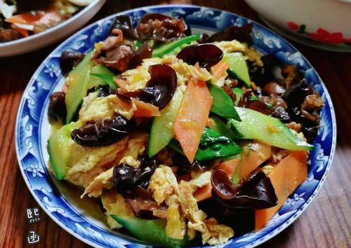  实惠|晒老妈生日宴，9菜1汤荤素搭配，朋友都说：比饭店实惠又健康