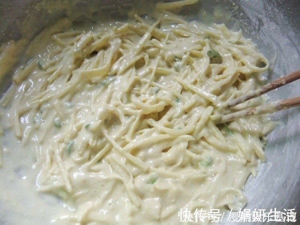 麻辣粉|土豆这样做成早餐,比包子油条都好吃,外酥里嫩,10分钟就能做好