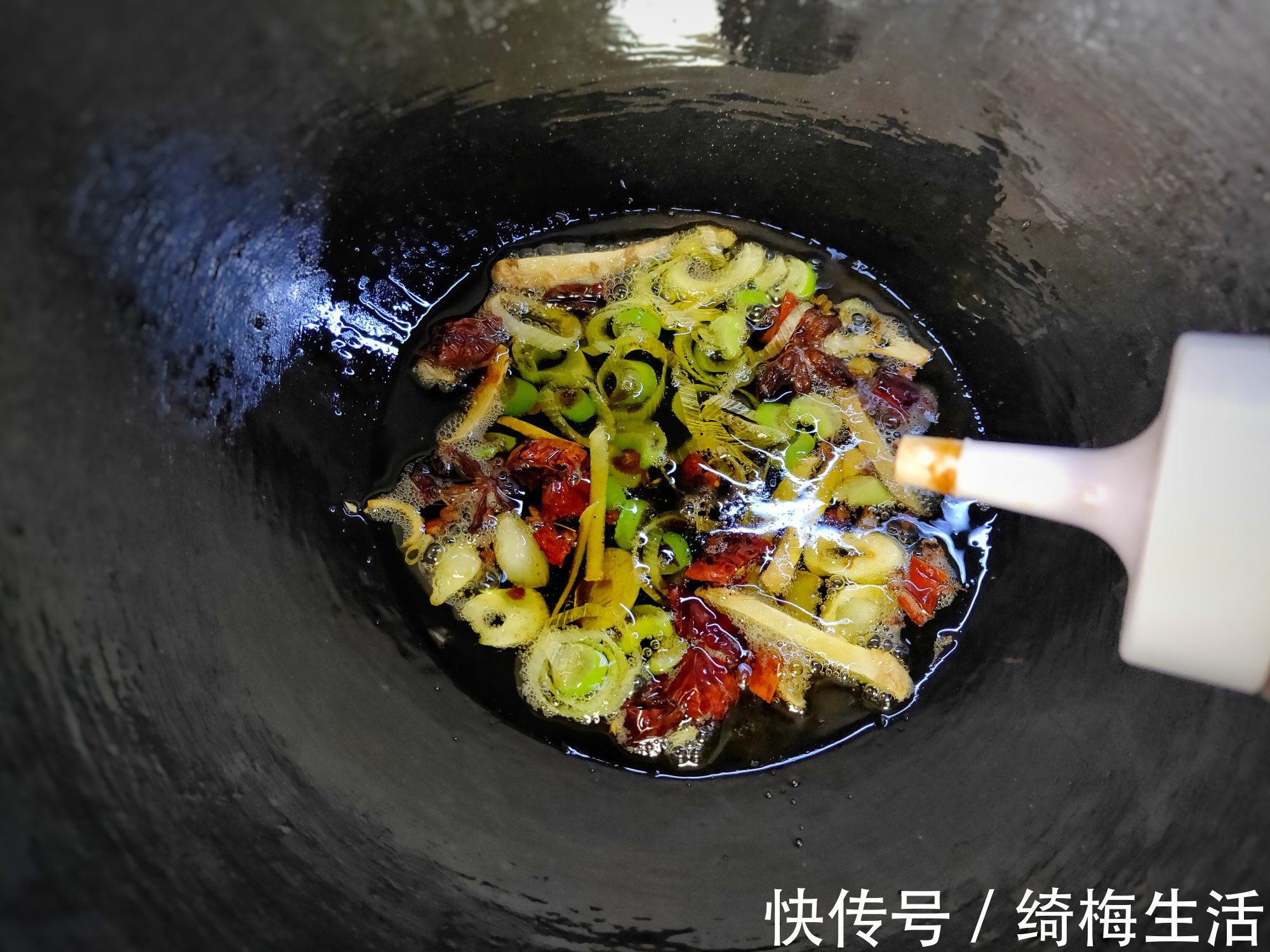 鲅鱼|这鱼便宜还没刺，遇到从不手软，一买就是七八斤，营养丰富味鲜美