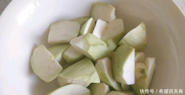 家常地三鲜做法按此方法制作,不但味道好,而且干净卫生