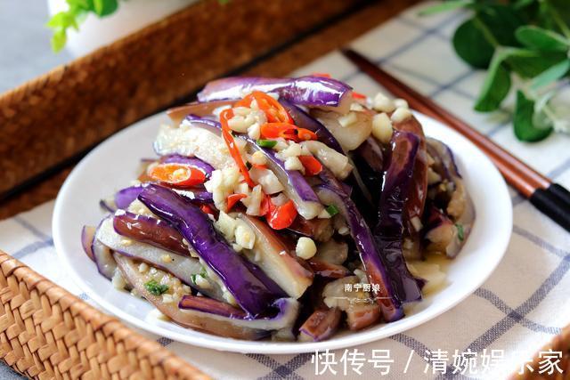 烧茄子|炒茄子时,下锅前多做这一步,茄子不吸油还特别下饭,拿肉都不换