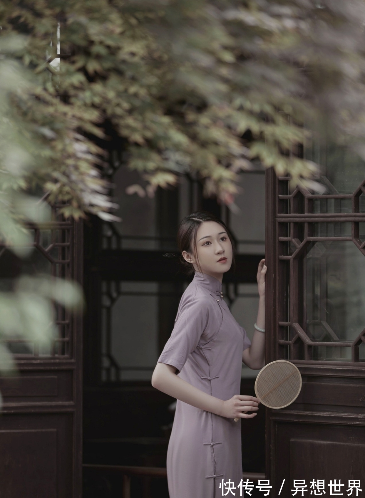 鬓雪$重阳·诗·十一首丨客到蓬壶寻一醉,谁知菊酒解千愁