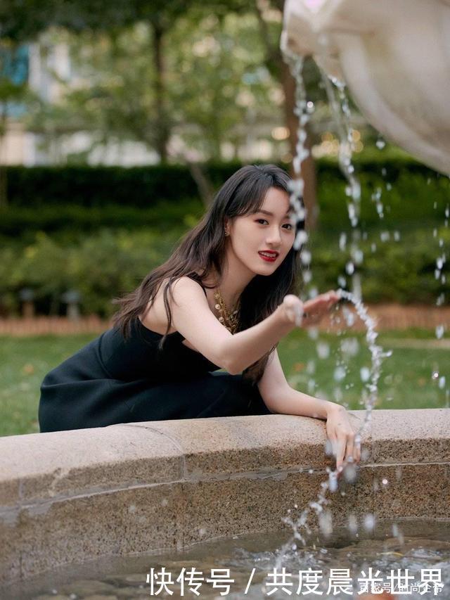 烫发|女人过了40岁,过年别烫“大妈卷”,这4款更适合走亲访友