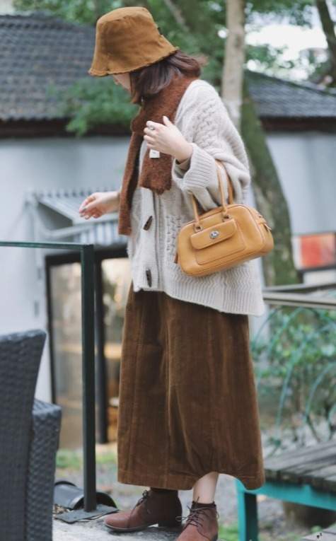 半身裙 这些才是适合普通人的针织衫穿搭,简约随性又时髦,保暖舒适