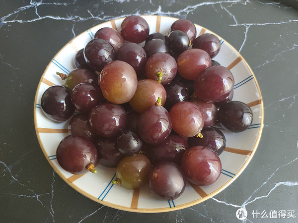 洗葡萄时，用清水洗等于吃虫卵，老果农教你这样洗，连皮都能吃