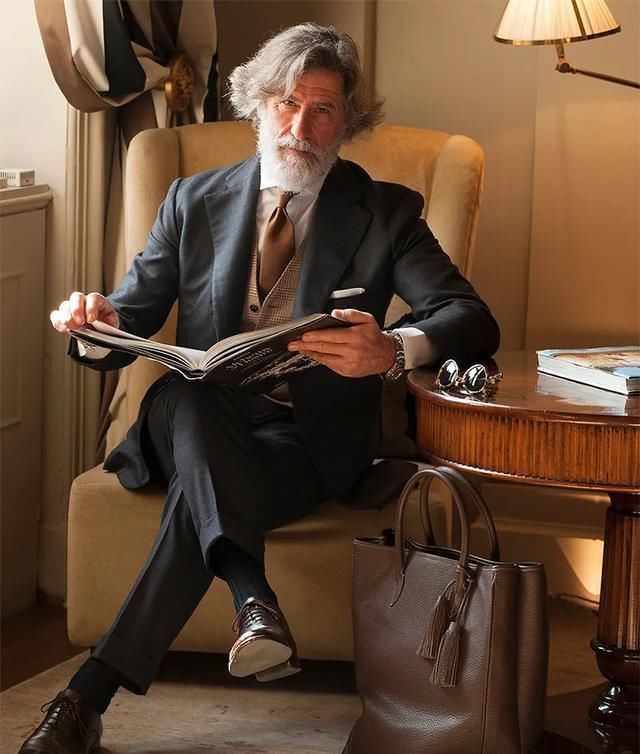 包袋品牌那么多,为什么只有它能征服所有挑剔有品绅男