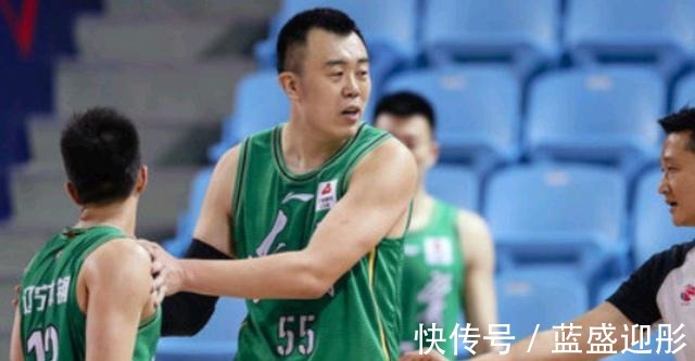 辽篮|胡明轩遭驱逐!郭艾伦12中2低迷,易建联15+7,威姆斯遭辽篮炮轰!