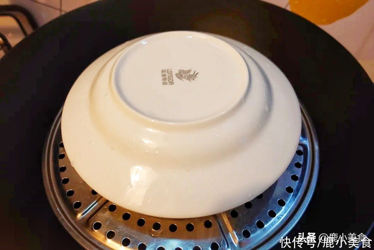 蛋水分离|蒸鸡蛋羹窍门多！掌握“6个操作要点”，保准蛋羹滑嫩光亮无孔