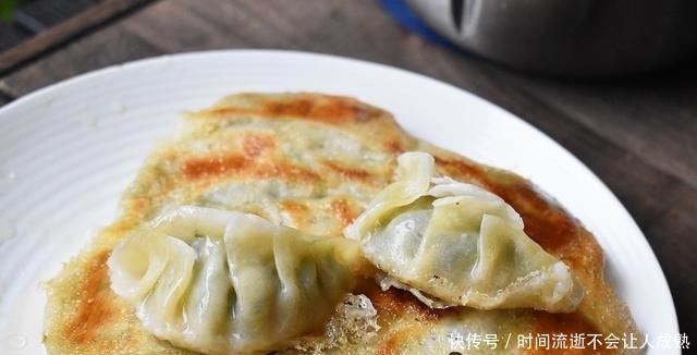 春天用这三种食材做饺子馅，鲜美汁多味道超赞，蒸饺煎饺都很好吃