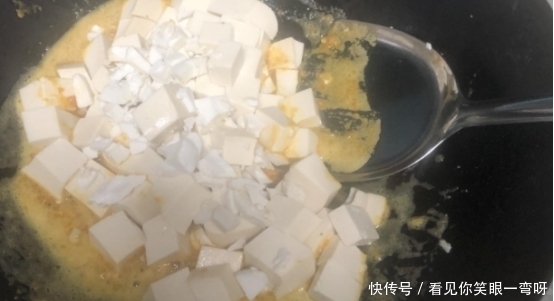 制作|蟹黄豆腐这道菜该如何制作?有什么诀窍吗?