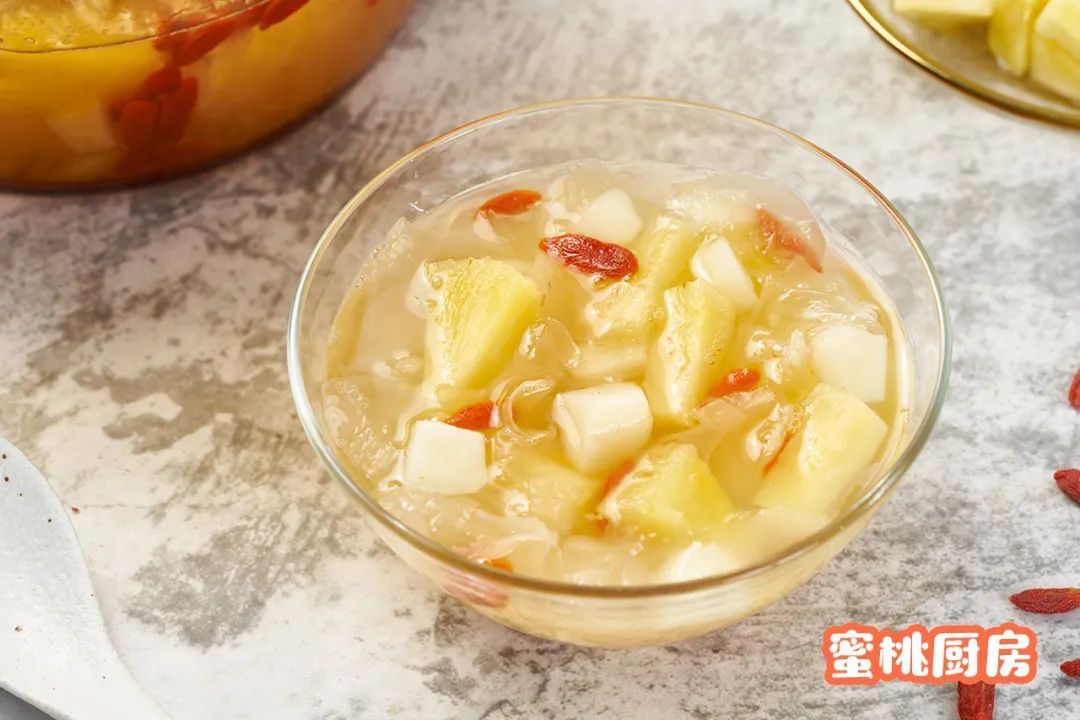 银耳的这个搭配绝了!清热润肺,几块钱煮一锅,天一热就想