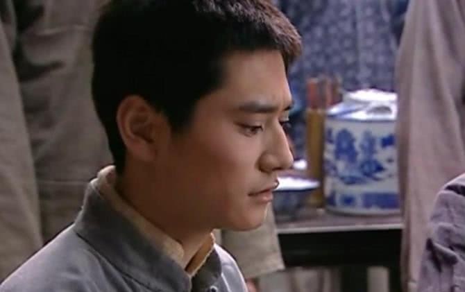 开国|开国中将回乡,县里派一个警卫班保护,将军说有一支枪就行