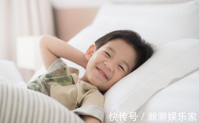 小陈|李玫瑾孩子睡觉时出现3个反应,暗示大脑发育快,将来智商高