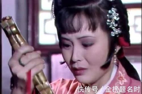 贾珍|《红楼梦》尤三姐骂贾琏“清水下杂面,你吃我看见”,什么意思?