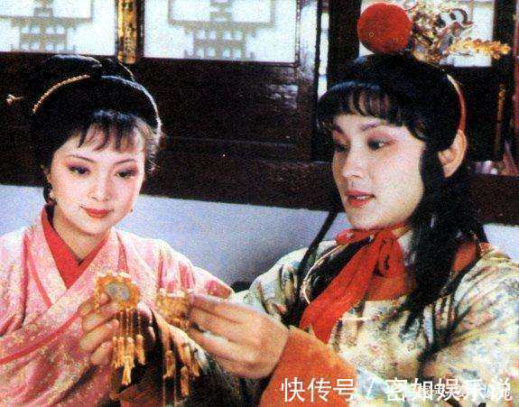 宝钗!宝钗千里迢迢入宫待选,黛玉为啥不用?当今天子只有暗恋她的份