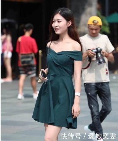 时尚|墨绿色一字肩连衣裙搭配厚底凉鞋,清新高雅,时尚复古