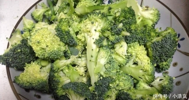 炒“西兰花”到底焯不焯水,20多年都做错了,难怪不脆还难吃