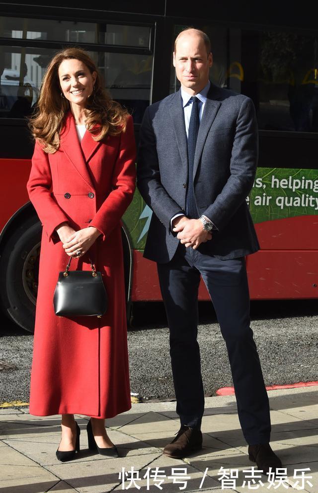 凯特王妃美得真气质，穿“墨绿色”翻领大衣裙，高雅且不失活力