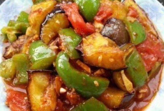 番茄别再炒蛋了,天冷搭配此物,不仅营养美味,还能软化血管