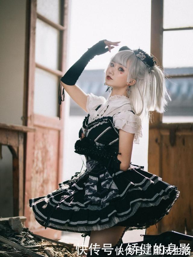 切+双马尾|放弃你的黑长直吧,现在流行“公主切+双马尾”,甜美感十足