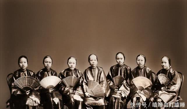 居然|清朝珍贵老照片富贵人家居然有7位妻妾,图四是皇宫大清门!