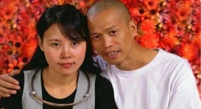 肋骨#“艺术家”何云昌,用自己一根肋骨做项链,给深爱的5个女人戴