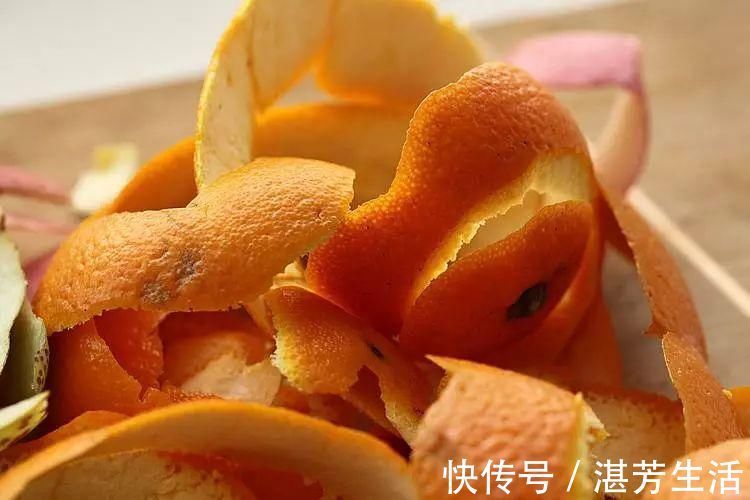 花盆里插1根筷子，解决了养花人的大难题，快试试看！