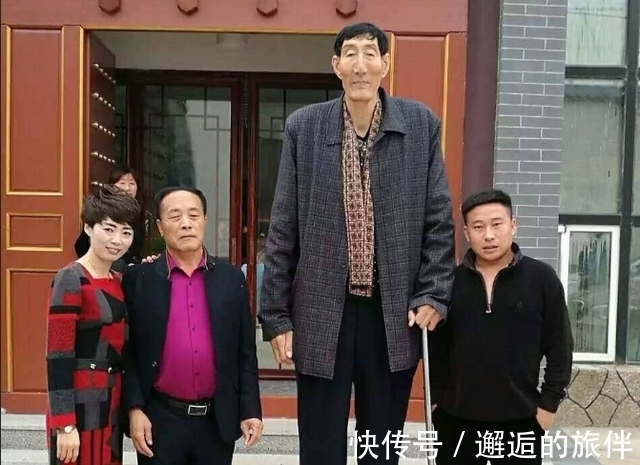 医生|2.36米巨人鲍喜顺不听医生劝阻,执意生下一子,如今一家怎样