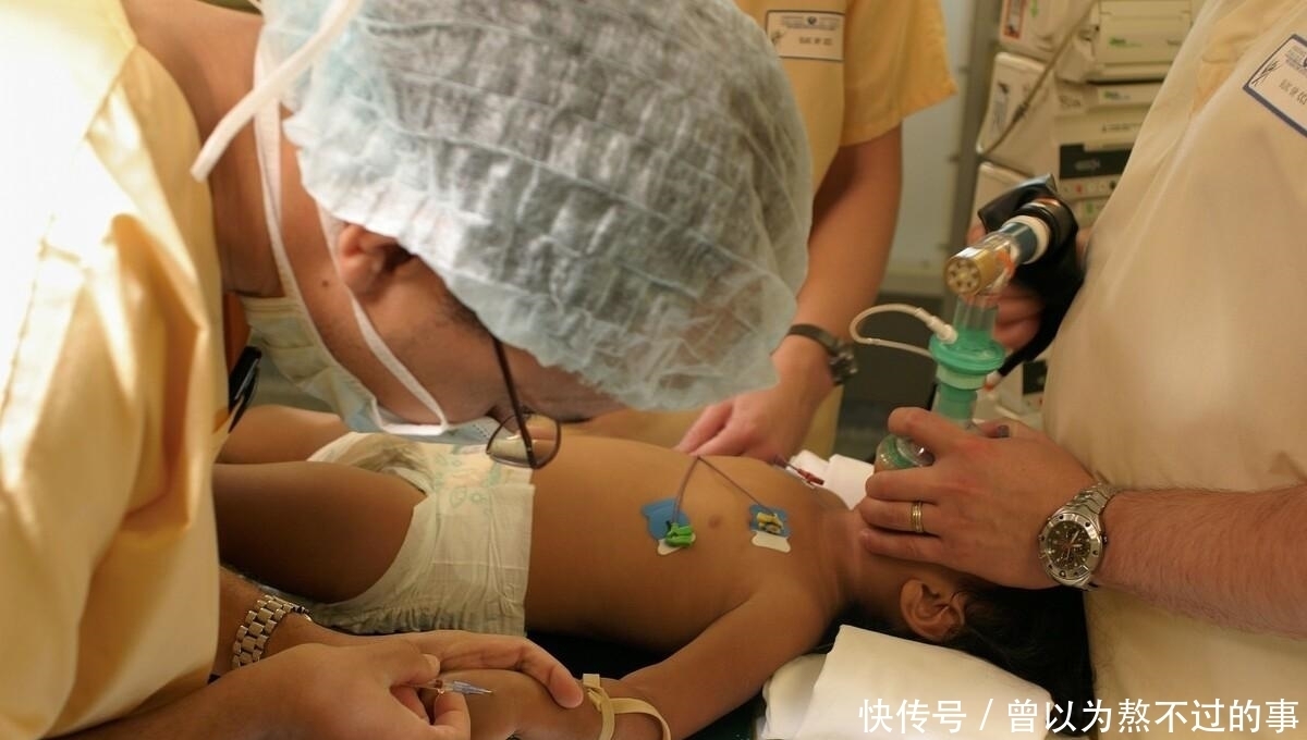 不用|宝宝发烧很常见不用急着去医院?医生:出现这3种情况一定要去!