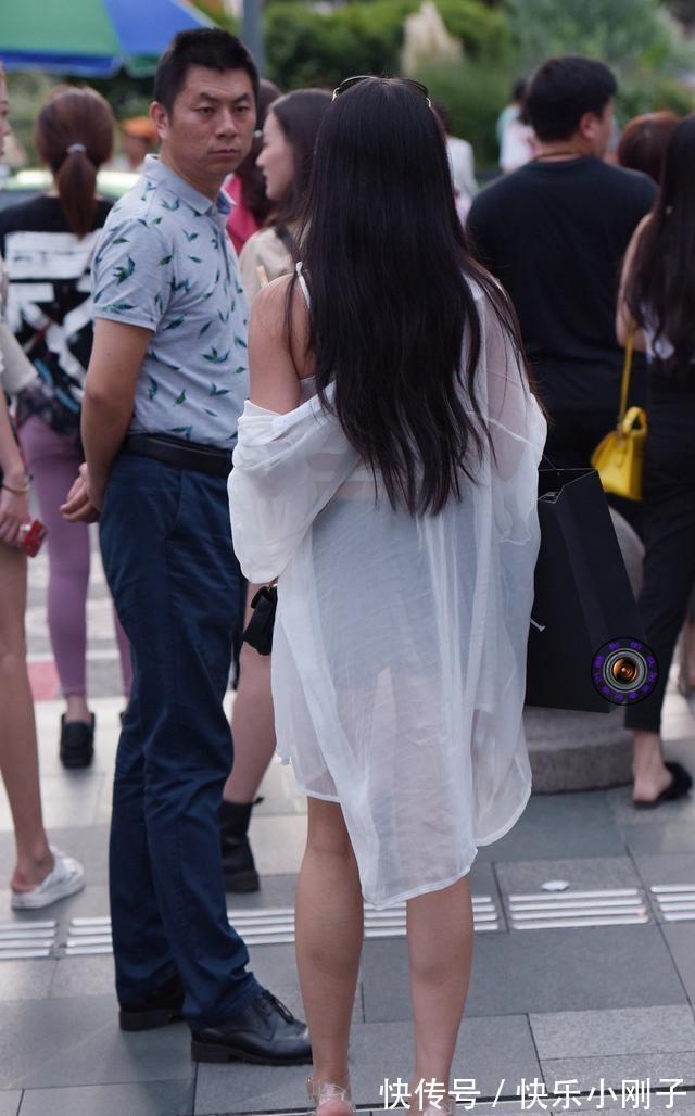 套头衫 打底裤大方好看又有气质感,凸显高贵典雅气质,时尚气质达到极致