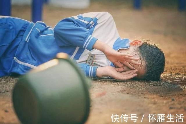 小团体|“再穷也不会让孩子住校”,白岩松谈寄宿制学校的危害,很现实