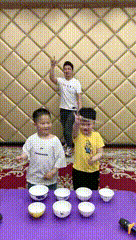 |搞笑GIF:巧妇难为无米之炊,但是大哥,您这虽然简陋但是完全不影响您的发挥