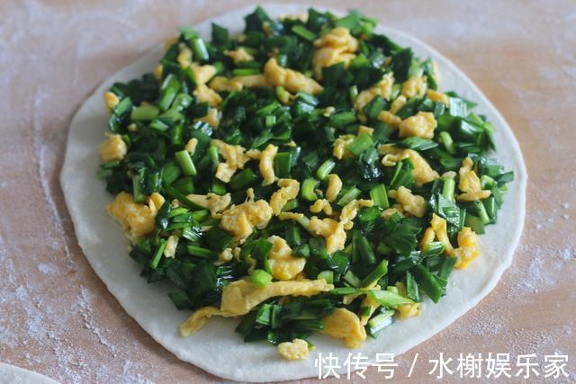 春天最鲜的蔬菜,加几个鸡蛋做成盒子,不爱面食的南方人见了都馋