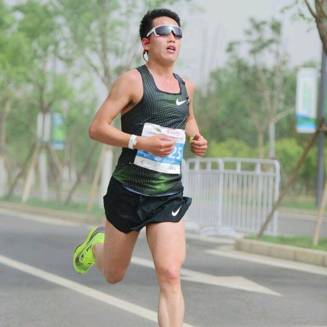 睡眠质量|一有时间就去跑步的人,和同龄人有什么不一样?