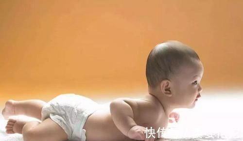 婴儿|婴儿头型形成的3个关键期,家长把握好及时纠正,错过就来不及了