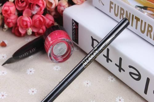 散粉|你知道吗?如果化妆品出现这6个信号,说明已经过期了,记得扔掉