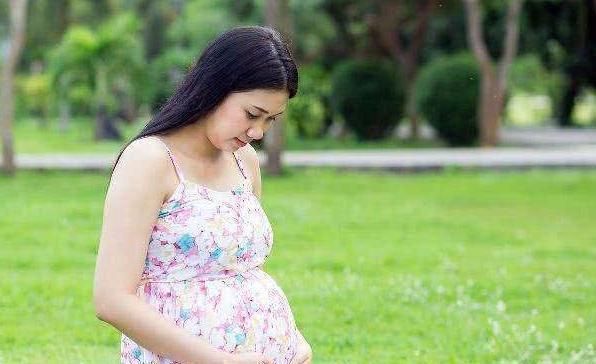 足月|肚子里的“钉子户”,孩子不在预产期出生,医生这是妈妈造成的