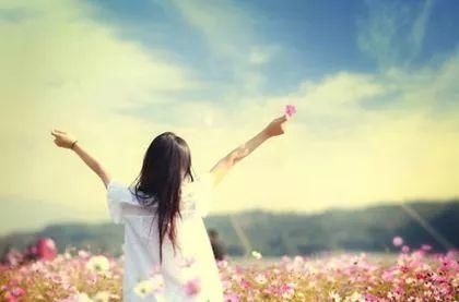 激素水平|女性的雌激素水平下降，容易诱发这个疾病！