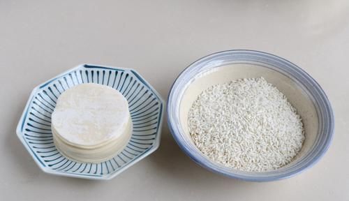 一斤饺子皮,半碗糯米,简单做成早餐,外脆里软,连吃3天吃不够