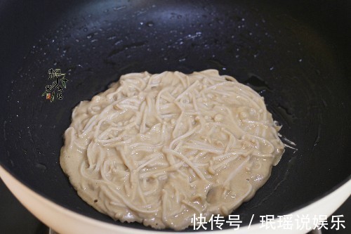 懒人早餐饼新做法，香甜柔软更护肝，老少皆宜，吃1口就忘不掉