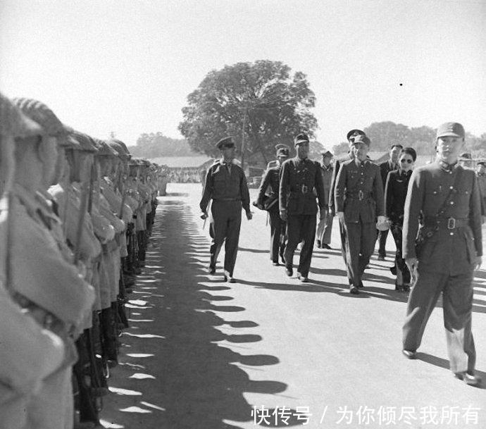 蒋介石|一组1943年12月蒋介石与宋美龄视察中国驻印远征军的珍贵照片！