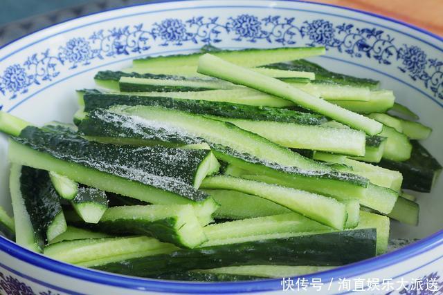  夏日|夏日必备下饭菜腌黄瓜，爽脆开胃比吃肉都过瘾，一次三斤不够吃