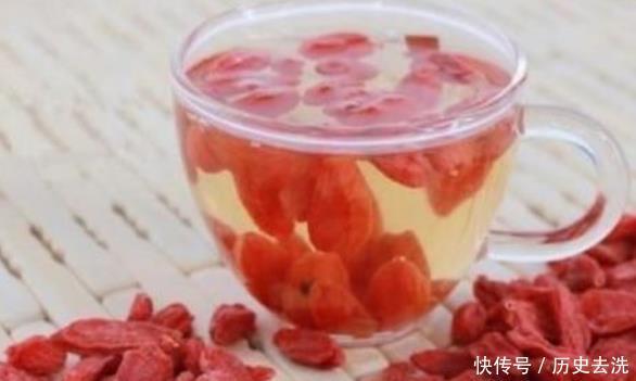 黑白|枸杞有“正确”的喝法，喝对了功效才会有用，喝错黑白无常常伴随
