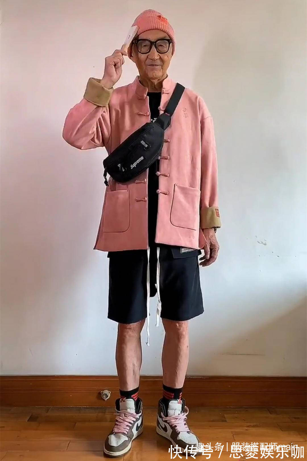街拍 83岁退休爷爷成穿搭博主,凭借时髦衣品,活出自己最帅的样子