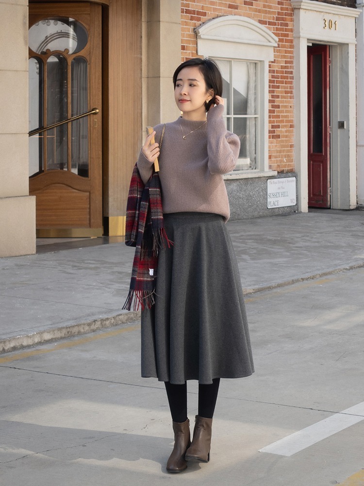 针织衫 果然!40岁女人还是穿针织衫最美,配半身裙魅力十足